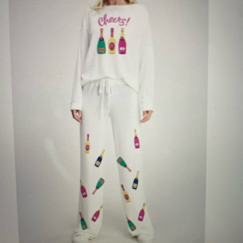 Cheers Holiday champagne bottle print soft loungewear set in Ivory